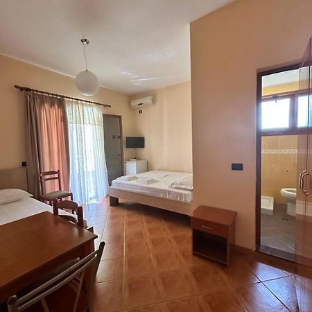 Maria Rentals Radhimë Dış mekan fotoğraf